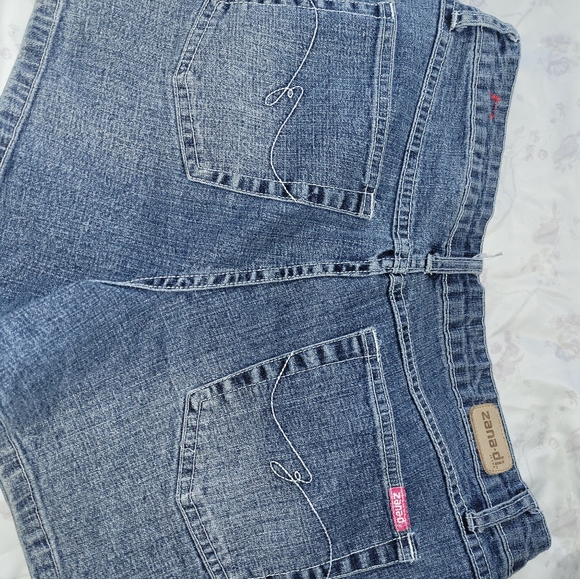 ZANA DI size 11 denim shorts - Picture 3 of 3